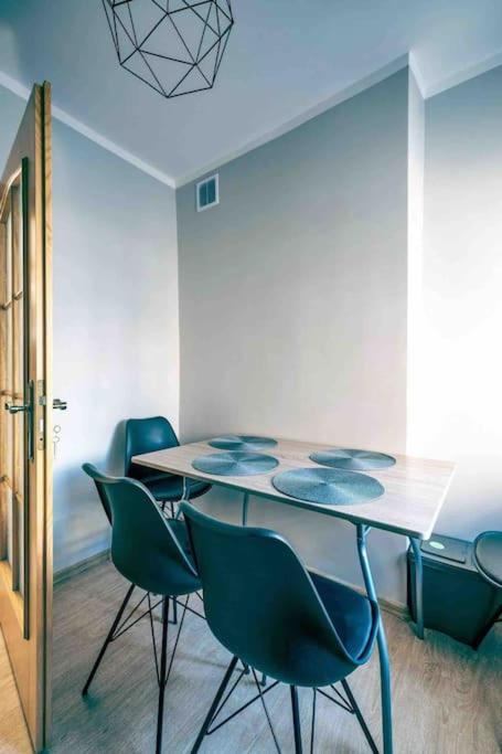 דוז'ניקי ז'דרוז' Apartament Quattro, Duszniki-Zdroj מראה חיצוני תמונה